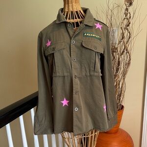 Moving Forward military green shirt with a sparkling tiger in the back